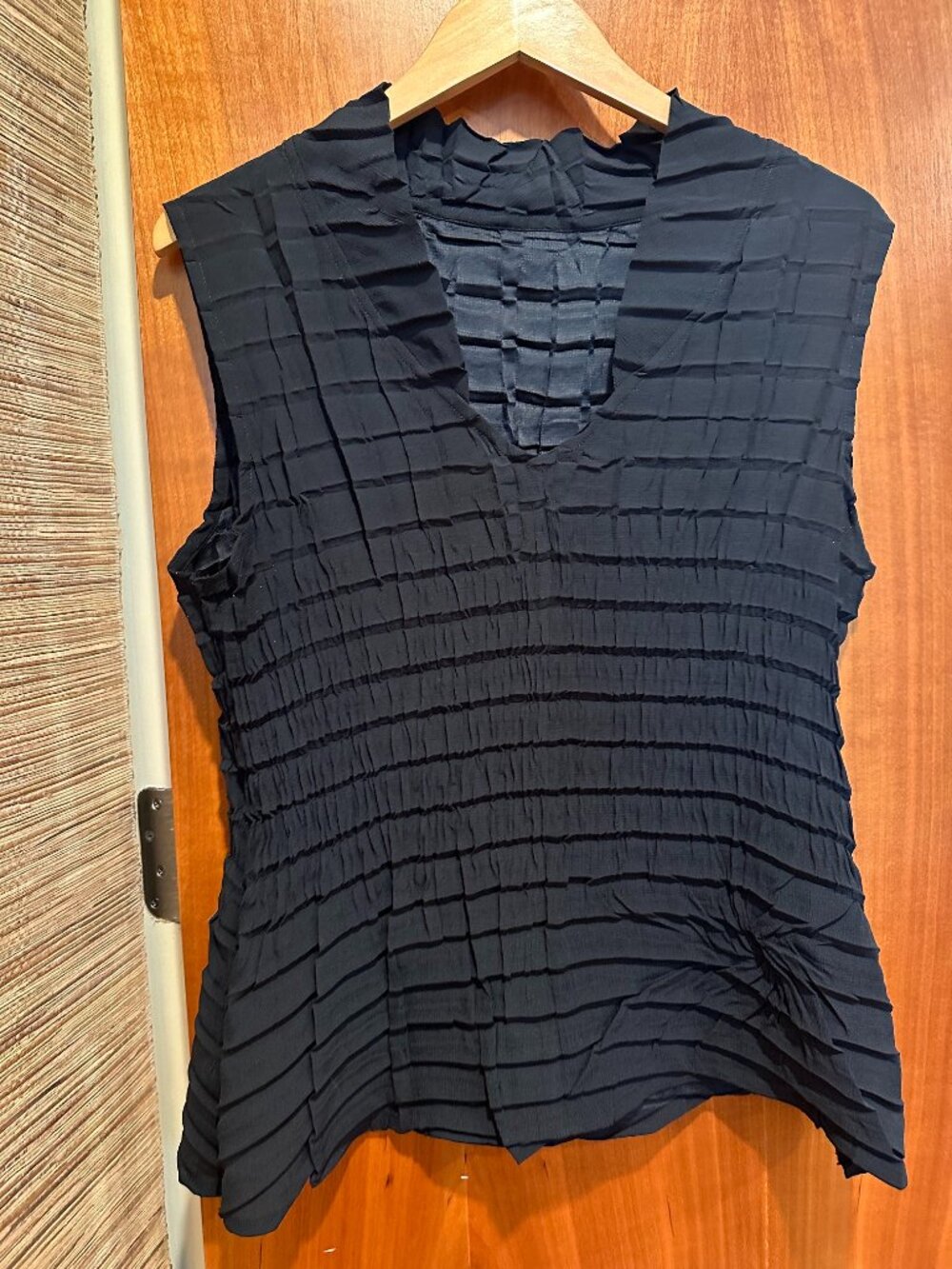 Babette sleeveless top, XL, black, crinkle fabric